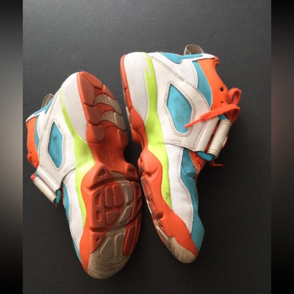 Nike Air Diamond Turf Sneakers. Velcro and lace size 7 Youth - Picture 5 of 6